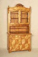 AufsatzsekretÄr, deutsch, um 1860, Korpus Weichholz, Kirschbaumfurnier, z.T. gespiegelt, sogenannte BrezelfÜllungen, Kopf geschwungen, ...