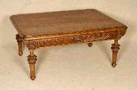 Couchtisch, deutsch, um 1880/90, Eiche massiv, Beine verstrebt, Zarge reich geschnitten, abschließende LÖwenkÖpfe, Platte Eiche massiv, ...