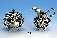 Hanauer Zuckerdose u. SahnekÄnnchen 800er Silber, 60er Jahre im Barockstil, Rose als DeckelbekrÖnung der Zuckerdose, HÖhe ca. 8 cm; HÖhe des ...