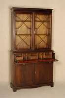 Bookcase-SektretÄr, BÜcherschrank, England, um 1930, Mahagoni massiv und furniert, hinter Blendschublade verborgener ausklappbarer SekretÄr, ...