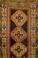 Kazak, Kaukasus, um 1900, Wolle auf Wolle, ca. 475 x 99 cm, Schätzwert: 2500.- EURO, EHZ: