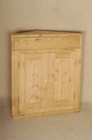 Eckschrank, sÜddeutsch, um 1830/40, Biedermeier, Kiefernholz mit durchgehender Musterung, sehr harmonisch, Front z.T. auf Rahmen gearbeitet, ...