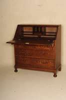 SekretÄr, England, um 1910, Eiche massiv, 3 Schubladen, hinter der SchrÄgklappe 1 Schublade und viele FÄcher, restauriert und neu lackiert, ...