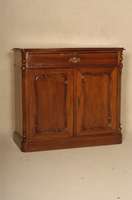 Halbschrank, Holland, um 1860, Louis-Philippe, Mahagoni massiv, abgeschrÄgte Ecken, in Veluten auslaufend, TÜren mit BrezelfÜllungen, 1 ...