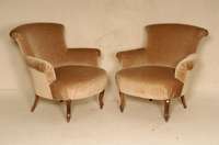 Zwei Cocktailsessel, deutsch, um 1930, brauner Mohairstoff, geschwungene Form, stabile Verarbeitung, Stoffbezug und Polsterung in gutem Zustand, ...