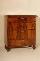 Kommode, deutsch, um 1860, SpÄtbiedermeier, Korpus Weichholz, Nußbaumfurnier, schÖne durchgehende Maserung, obere Schublade gebogen , ...