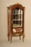Vitrine, Frankreich, um 1960, im Boulle-Stil, Korpus Weichholz/Hartholz, Nußbaum- und Palisanderfurnier, gebogene FÜße, Inlets in Marmor, ...