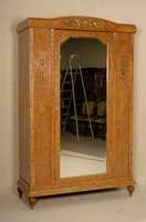 Schrank, Frankreich, um 1900, Empirestil, Korpus Weichholz, ausgesuchtes RÜsterwurzelfurnier, KugelfÜße mit Messing abgesetzt, Fußleiste mit ...