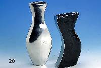 Doppelvase, Aluminium, Meister C. Abroad, unsign., 1 x anthrazitfarb. emailliert, H. ca. 24.5 bzw. 28.5 cm
