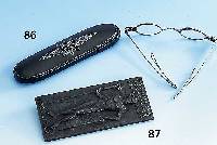 Brille, Niederlande um 1830, Silber, gepr., KlappbÜgel m. Etui aus Lack mit Perlmutt- und Silberdrahteinlagen um 1840/50, sammelwÜrdig, museal, ...
