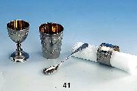 4-teiliges Taufset, 800er Silber, Hanau um 1900, Exportmarke von 1922, best. aus: Eier -becher mit LÖffel, kl. Becher und Servietten- ring, fein ...