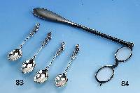 Lorgnette, um 1860/70, Schildpatt, Eisen mit Diamantrosen, selten, sammelw., museal, min. rest., L ca. 22 cm, altersbed. Gebr.-Sp.