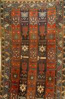 Kazak Antik, Kaukasus, 19. Jahrhundert, Wol le auf Wolle, ca. 331 x 124 cm. SchÄtzwert: 36 00.- EUR, Ehz: 3. ein etwas selteneres Kazak S treifen ...