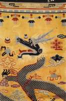 Säulenteppich, China, ca. 1940 Jahre, Wolle auf Baumwolle, ca. 242 x 92 cm, Schätzwert: 2800.- EURO, EHZ: 2, guter Zustand. (Drachen-T eppich)
