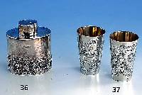 2 Becher, Shanghai um 1900, grav. GlÜcks- drachen mit Perle, Innenvergoldung, fÜr den europ. Markt, H. 8.5 cm
