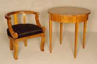 Tisch im Biedermeierstil, Korpus Weichholz, Kirschbaumfurnier, in Sternform verlegt, 4 schÖne eckige Beine, praktisches MÖbel, vielfach ...