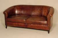 Ledersofa, deutsch, im Stil von 1910, Schafsleder, kleine eckige Beine, konische Form, gebogene RÜckenlehne, wohnfertig, vielfach verwendbar, ...