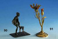 Skulptur in Form eines BlÜtenzweiges, Bronze feuervergoldet, um 1900, BlÜte aus Bernstein, H. ca. 13 cm, Gebr.-Spuren