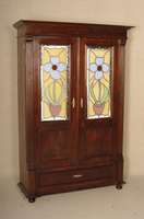 WÄscheschrank, deutsch, um 1895/1900, GrÜnderzeit bzw. Jugendstil, Korpus auf Rahmen gearbeitet, Lindenholz auf Mahagoni gebeizt, Lisenen 4-fach ...