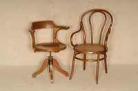 Armlehnstuhl, Österreich/Wien, um 1900/1905, Thonet, Bugholz, drehbar, minimal restauriert, z.T. alt belassen, ca. 81x65x56 cm, Sh. min. 45 cm, ...