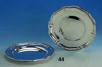 2 Platzteller, 835er Silber, deutsch, Gebr. KÜhn/SchwÄbisch GmÜnd, total ca. 890 g, D. ca. 28 cm, Wellenranddekor