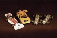 Drei Schuco-Autos, BMW Formel 2, Nr. 1072, 60er Jahre, Blech, bespielt, ein Auto mit stÄrkeren Gebrauchsspuren, L. 24 cm