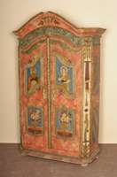 Hochzeitsschrank, Österreich, um 1820/30, Korpus Weichholz, bunte Fassung aus der Zeit, blaugrundig, Front mit Darstellung des Heiligen Andreas ...