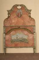 Bett, Elsaß, um 1800/20, Korpus Weichholz, schÖner Aufstecker, bunte Originalfassung, Restaurierung notwendig, sehr großes Originalbett aus der ...