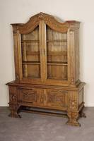 Vitrinenschrank, deutsch/wohl Aachen, um 1910/20, Barockstil, Eiche massiv, Unterteil reich geschnitzt, FÜllhornmotive, mit KlauenfÜßen, ...