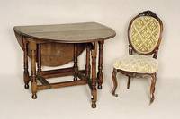 Stuhl, England, um 1860, Louis-Philippe, Palisander massiv, gebogene FÜße, medaillonfÖrmige RÜckenlehne mit BekrÖnung, z.T. geschnitzt, Bezug ...