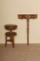 Klavierhocker, deutsch, um 1850, Biedermeier, Nußbaum massiv, Nußbaumfurnier, in der HÖhe verstellbar, H. min. 45 cm, D. 36 cm