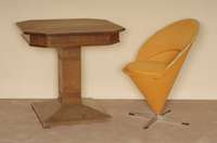 TÜtenstuhl, DÄnemark, Entwurf 1958, Verner Paton, Ausformung aus der Zeit, Stahlblech, Schaumstoffpolsterung, orange- farbener Stoffbezug, ...