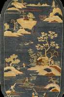 Pao Two (oval), China, um 1900, Wolle auf Baumwolle, ca. 181 x 63 cm, Schätzwert: 1500.- EURO, EHZ: 4. Schöner Eis-blauer Grundton. Sel ten in ...