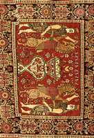 Semnan, Persien, um 1920, Wolle auf Baumwolle, ca. 109 x 128 cm, Schätzwert: 1600.- EURO, EHZ: 2-3. Seltener Knüpfteppich m it Bildmotiv.
