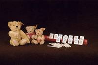 Mah-Jongg-Spiel, um 1900, komplett mit Spielleisten, Kunststoffspielsteinen, RechenstÄbchen aus Elfenbein, mit Spielanleitung, diese spÄter, l. ...
