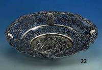 Große Anbietschale, Hanau um 1910, 800er Silber, aufwendige Arbeit, gesÄgt, partiell nachgestochen und ziselliert, auf Boden Puttenszene, ca. ...