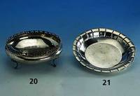 Anbietschale, Chile, 900er Silber, reine Handarbeit, Rand gelappt, ca. 300 g, Gebr.-Spuren, H. ca. 3 cm, D ca. 20 cm, schwer AusfÜhrung