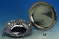 Anbietschale, Chile, 900er Silber, reine Handarbeit, barockisierend, stÄrkere Gebr.-Spuren, ca. 490 g, massive Ausf., D. ca. 2 cm, D ca. 28 cm