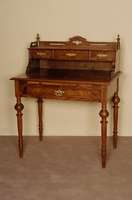 Damenschreibtisch, deutsch, um 1880, GrÜnderzeit, Korpus Weichholz, Nußbaum- bzw. Wurzelnußfurnier, gedrechselte Beine, Schubladen mit original ...