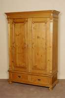 Schrank, deutsch, um 1880, GrÜnderzeit, Tanne massiv, auf KugelfÜßen, 2 Schubalden, Lisenen kanneliert, in Veluten auslaufend, Kopfleiste ...