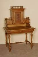 Aufsatzschreibtisch, deutsch, um 1870, GrÜnderzeit, Korpus Weichholz, Eiche massiv bzw. Eichefurnier, gedrechselte Beine, Tabernakelaufsatz mit ...