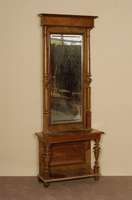 Spiegelkonsole, deutsch, um 1890, Korpus Weichholz, Wurzelnußfurnier, z.T. gespiegelt, SÄulenteile gedrechselt, in sich reich differiert, ...