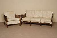 Sofa, deutsch, um 1930, Nußbaum massiv, gebogene Beine und Armlehnen aus dem Vollholz geschnitzt, seitlich und RÜckenlehne mit Korbgeflecht, ...
