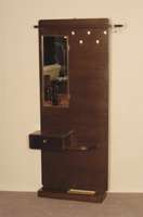 Gaderobe, um 1920, ArtDeco, Korpus Weichholz , Eichefurnier, Ablage fÜr SchirmstÄnder, Fach aufklappbar, mit Wurzelfurnier, Gebrauchsspuren, ca. ...