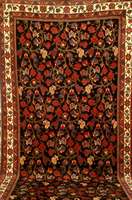 Mahal, Persien, um 1920, Wolle auf Baumwolle, ca. 305 x 159 cm, Schätzwert: 2100.- EURO, EHZ: 3. Farbenfrohe Blumen und Bl ?ten Ornamente in ...