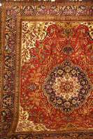 Täbriz, Persien, ca. 50 Jahre, Wolle auf Baumwolle, ca. 379 x 300 cm, Schätzwert: 2900.- EURO, EHZ: 2-3