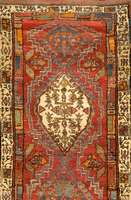 Sarab, Persien, um 1930, Wolle auf Baumwolle, ca. 380 x 110 cm, Schätzwert: 1200.- EURO, EHZ: 2