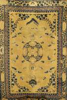 China Antik, um 1800, Wolle auf Baumwolle, ca. 200 x 135 cm, Schätzwert: 6500.- EURO, EHZ: 4-5. Schöne Knüpfarbeit. Sehr Selten
