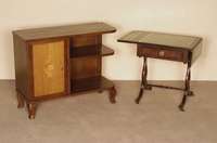 WandschrÄnkchen, deutsch, um 1910, Korpus Weichholz, Eichefurnier, BarockstilfÜße, TÜr mit hellem Nußbaumfurnier, mit eingelegtem ...