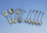 5 ZierlÖffel, Silber gepr., um 1890/1900, teilvergoldet, Stielenden mit Emblemen und Figuren der Antike, außergewÖhnlich, sammel- wÜrdig